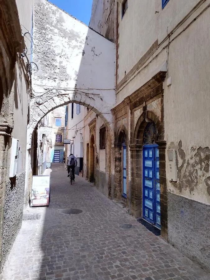 Riad Marosko Εσαουίρα Πανσιόν