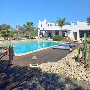 Les Jardins De Silona, Piscine Chauffee Maison d'hôtes